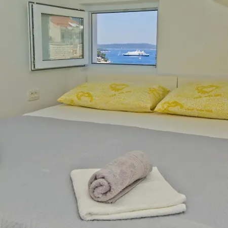 Apartment Juric 2 *