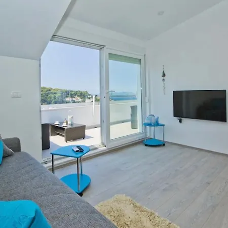 Apartment Juric 2 *